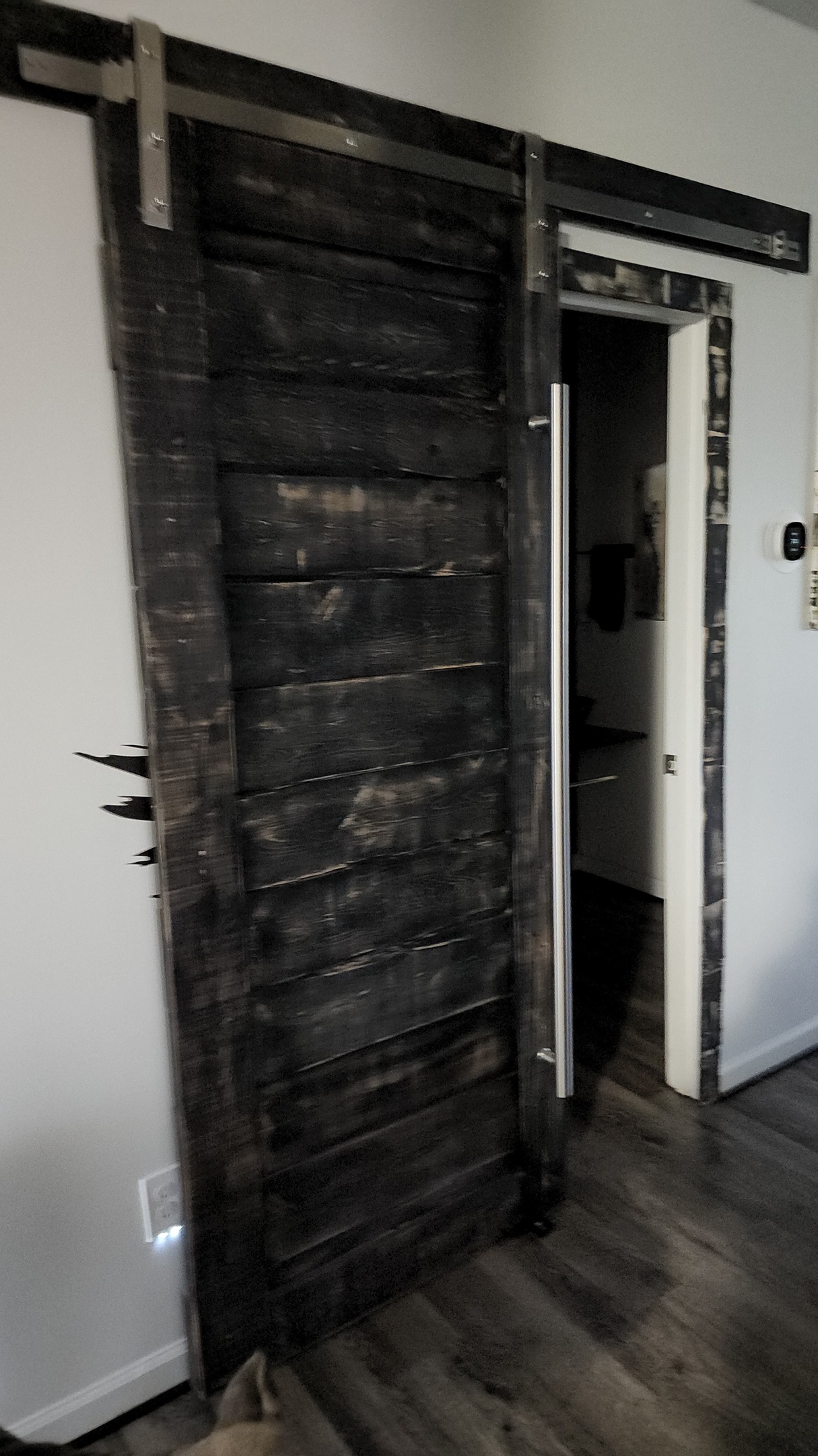 Sliding barn door